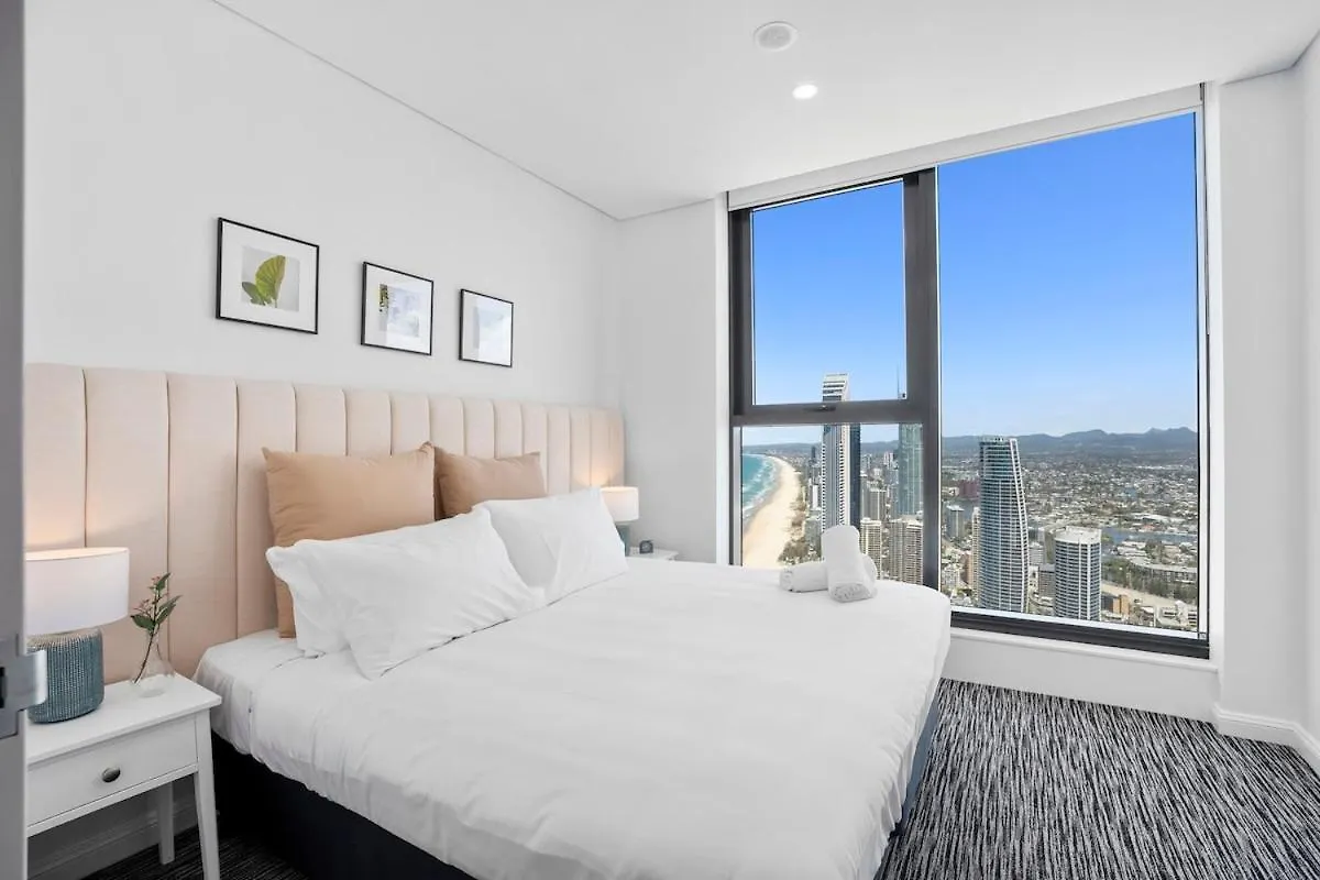 Meriton 3 Bedroom Ocean City Views Parking Gold Coast Apartment