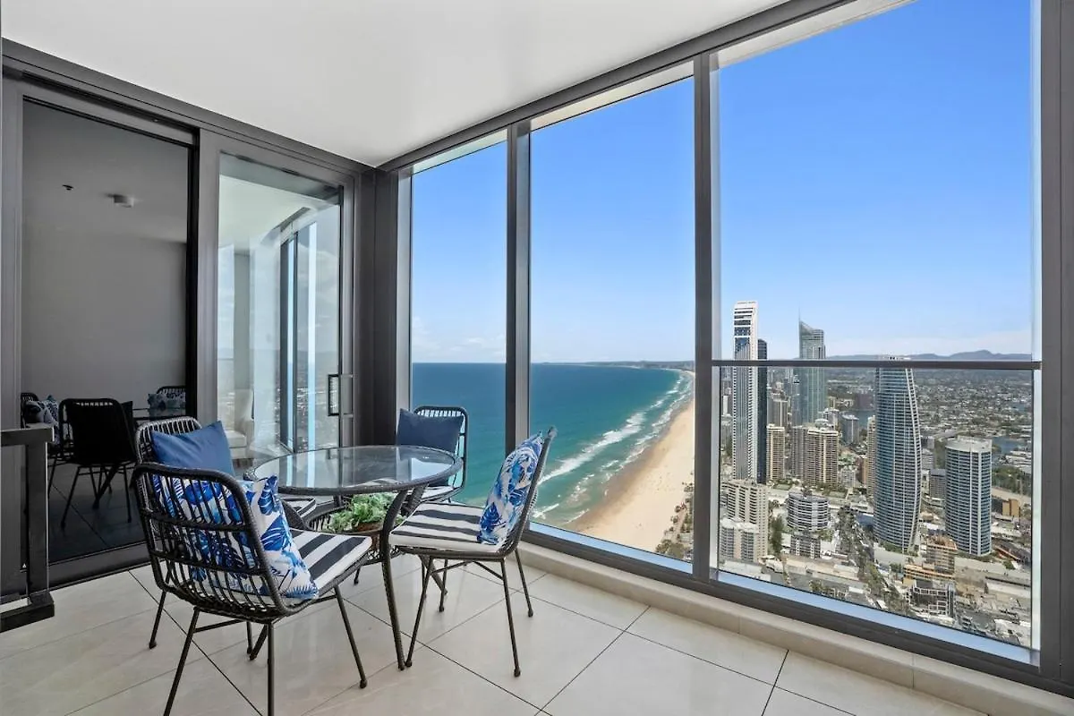 Apartment Meriton 3 Bedroom Ocean City Views Parking Gold Coast Australia