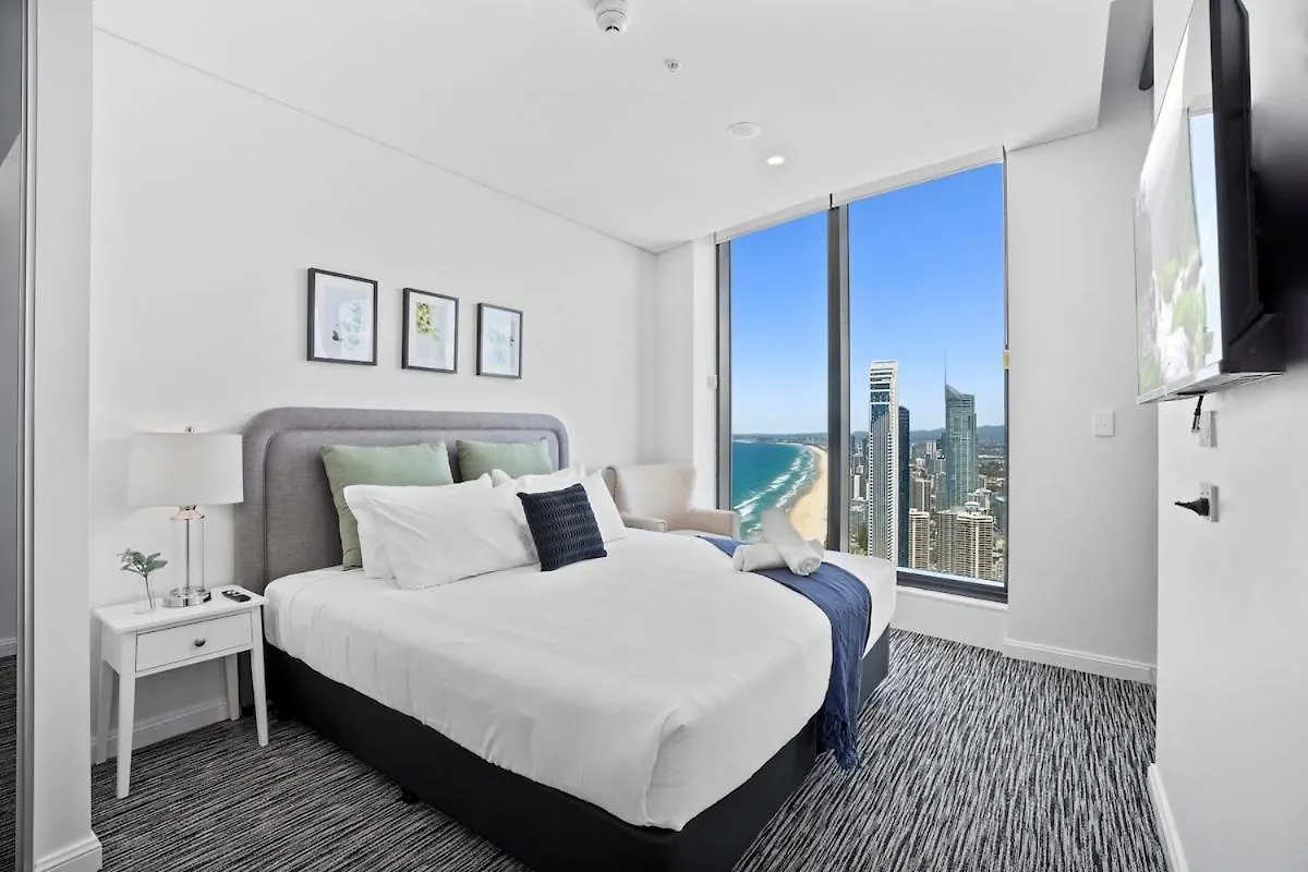 Apartment Meriton 3 Bedroom Ocean City Views Parking Gold Coast