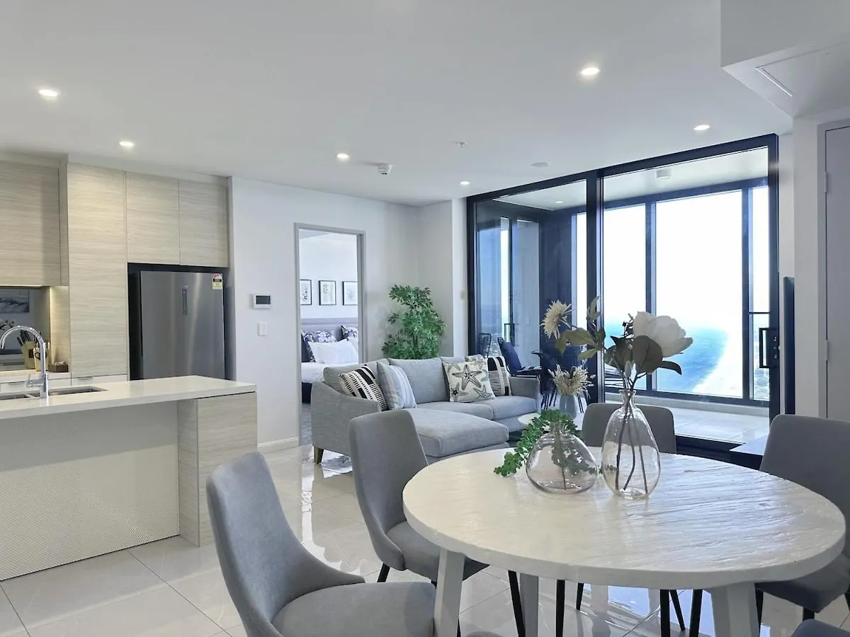 Meriton 3 Bedroom Ocean City Views Parking Gold Coast Australia