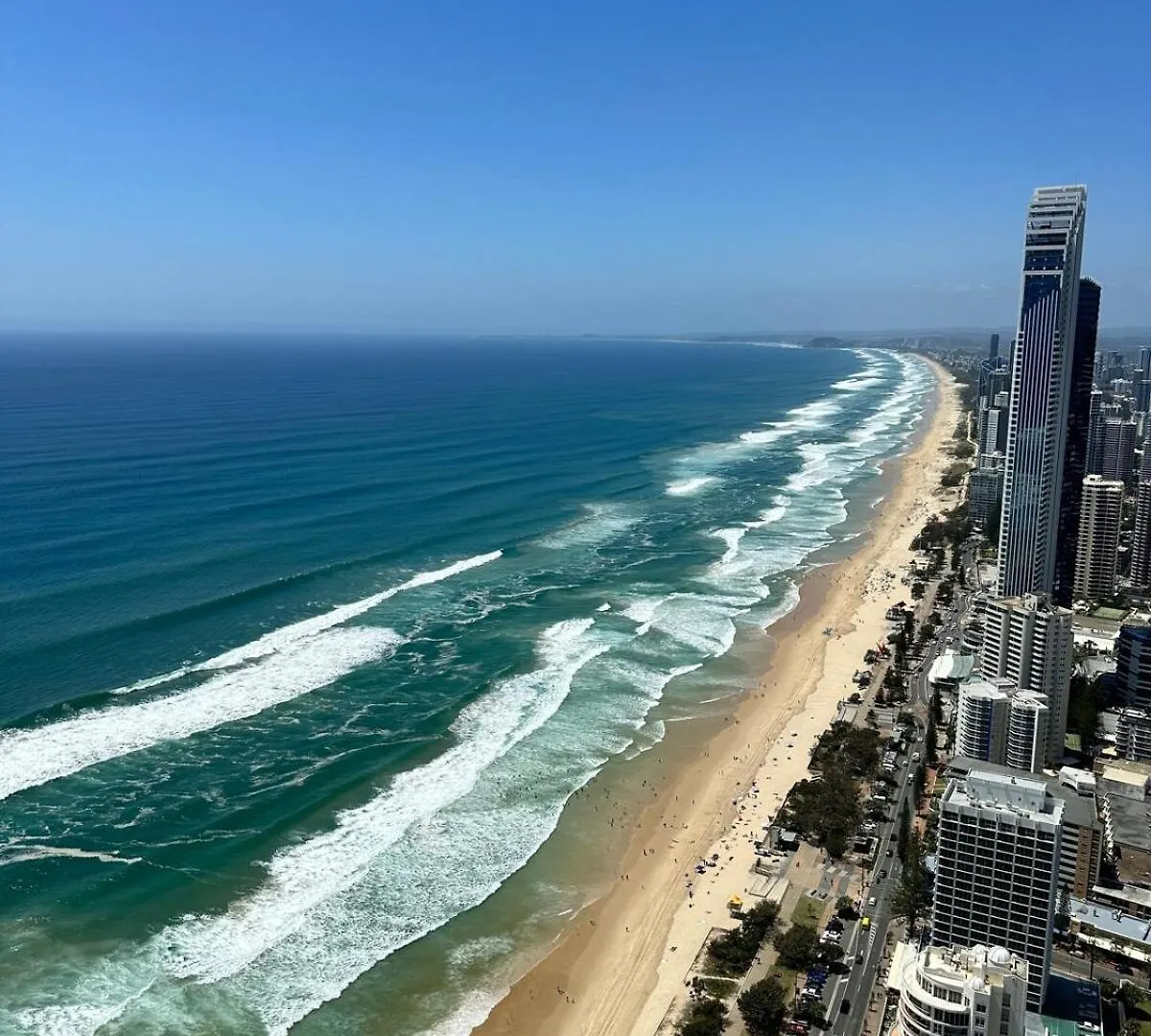 Apartment Meriton 3 Bedroom Ocean City Views Parking Gold Coast