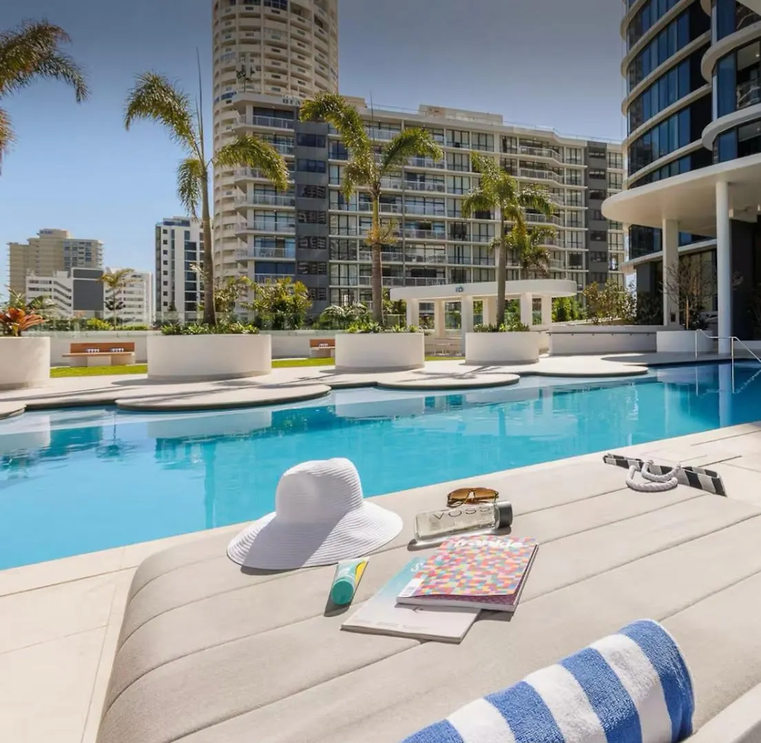 Meriton 3 Bedroom Ocean City Views Parking Gold Coast Apartment