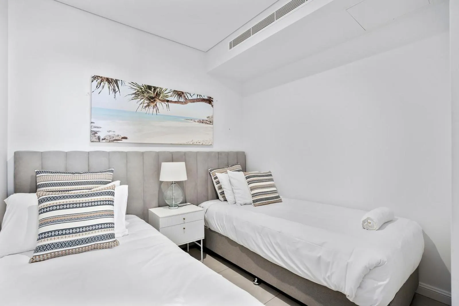 Meriton 3 Bedroom Ocean City Views Parking Gold Coast Apartment